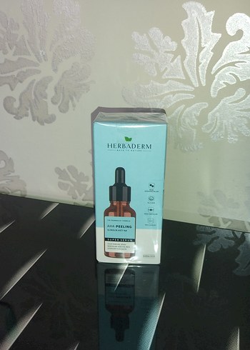 Herbaderm AHA Peeling Serum