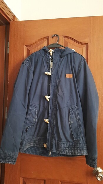 PULL&BEAR MARKA MONT