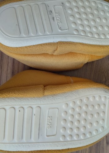 Erkek Çocuk Sarı Nakışlı Sıcak Ev Terliği - Görsel 5