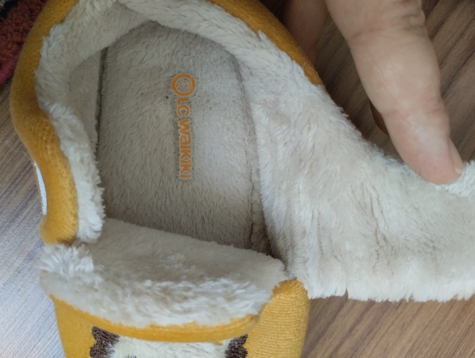 Erkek Çocuk Sarı Nakışlı Sıcak Ev Terliği - Görsel 3