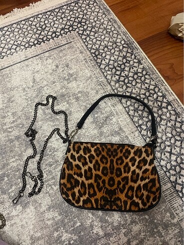 Bershka leopar çanta