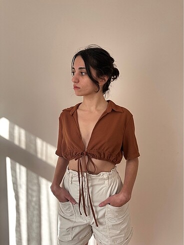 Zara kısa bağlamalı crop gömlek
