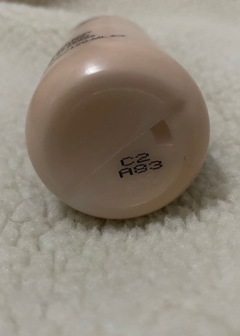  Beden Renk MAC Face&Body C2