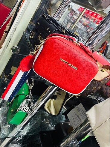 Tommy hilfiger çanta