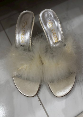 Beyaz Tüylü Stiletto Topuklu Kadın Terlik - Görsel 2