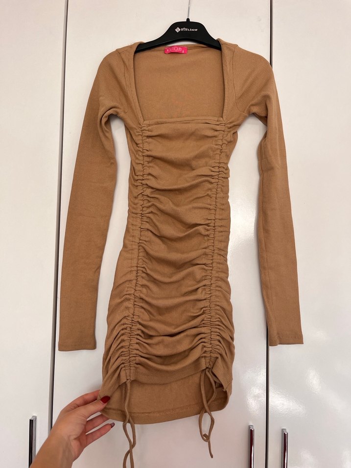 V Yaka Büzgülü Bej Triko Elbise - Görsel 2