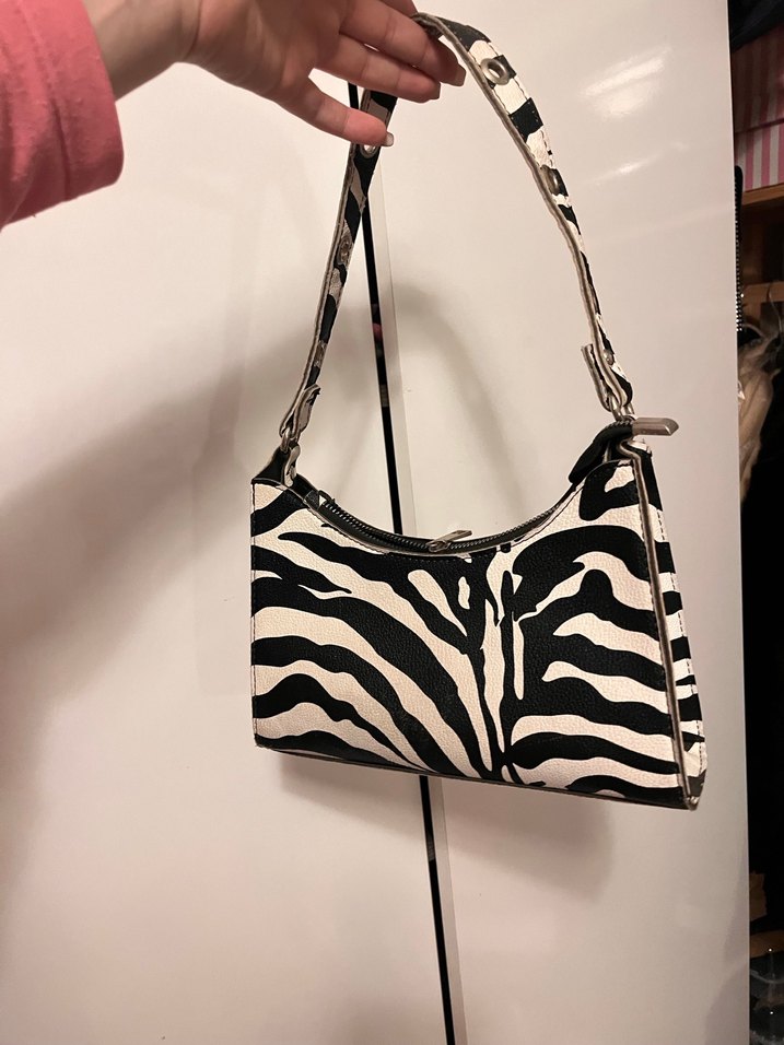 Zebra Desenli Fermuarlı Deri Kadın Çanta - Görsel 3