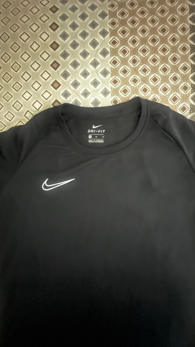 Nike Orjinal bayan spor tişört — görsel 2/4