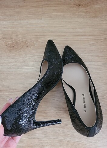 37 Beden Siyah Simli Stiletto