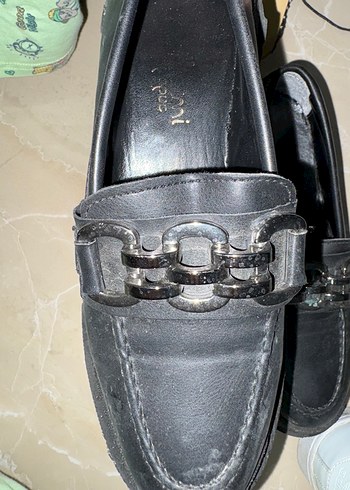 Zara Siyah Parlak Deri Tokalı Kadın Loafer