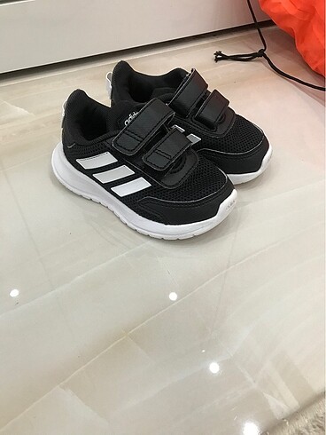 Adidas tensaur