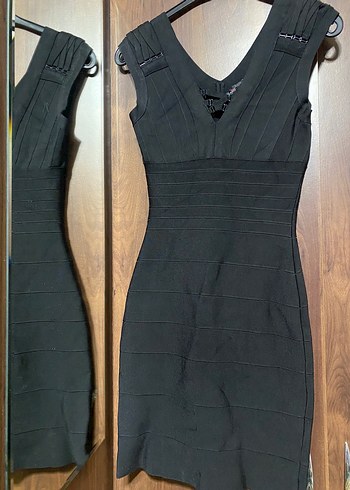 Dresscholic Siyah Pilili V Yakali Kadin Midi Bandaj Exclusive Elbise