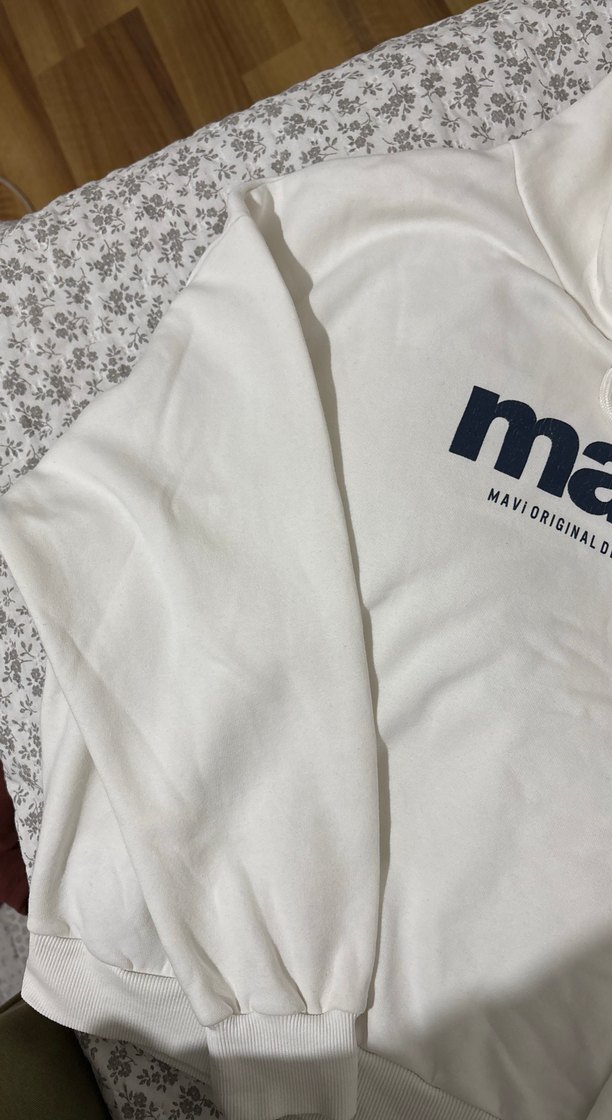 Mavi Beyaz Kapüşonlu Sweatshirt — görsel 3/4