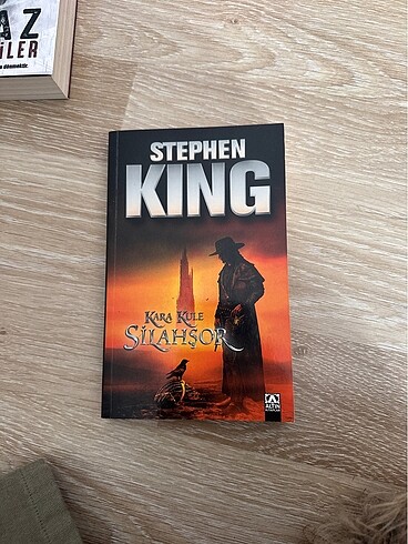 Stephen king kara kule silahşör kitabı