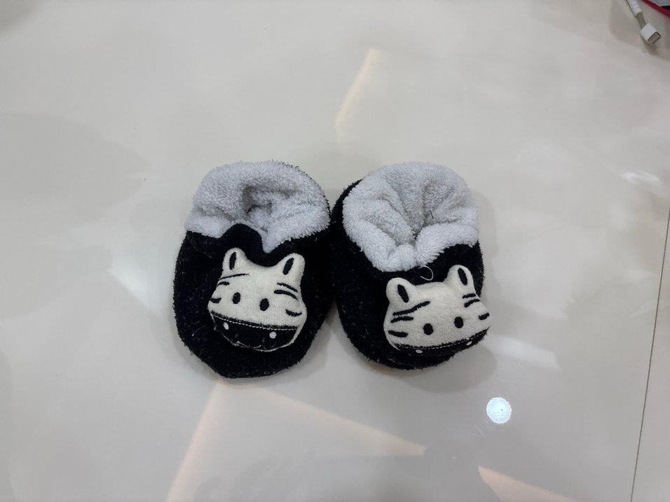 Erkek Bebek Siyah Zebra Desenli Örgü Patik - Görsel 3