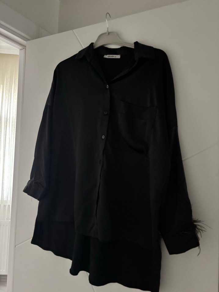 Uzun Kollu Siyah Dökümlü Kadın Gömlek - Görsel 3