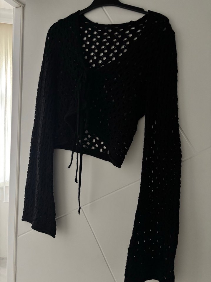 Siyah V Yaka Örgü Gotik Kadın Kazak - Görsel 2