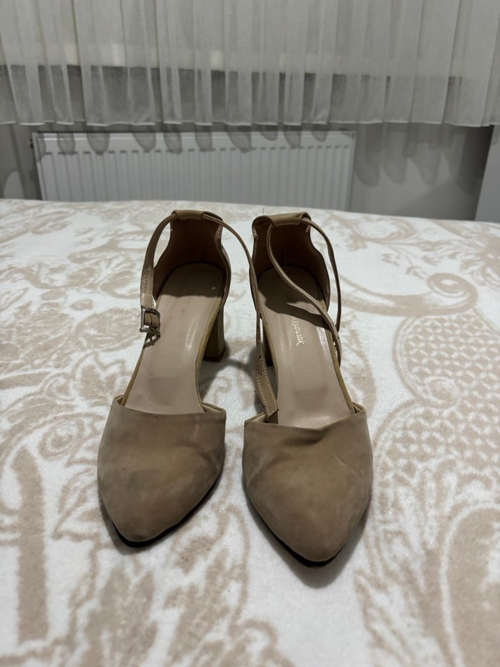 Bej Süet Tokalı Kadın Topuklu Ayakkabı - Görsel 2