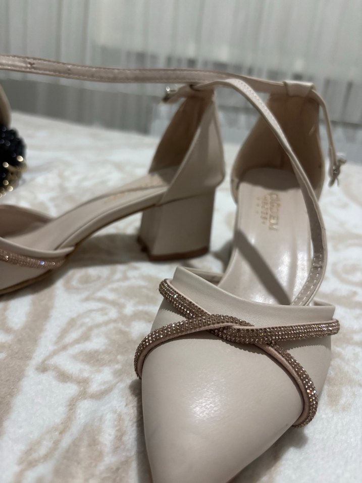 Bej Kemerli İnce Topuklu Kadın Ayakkabı - Görsel 4