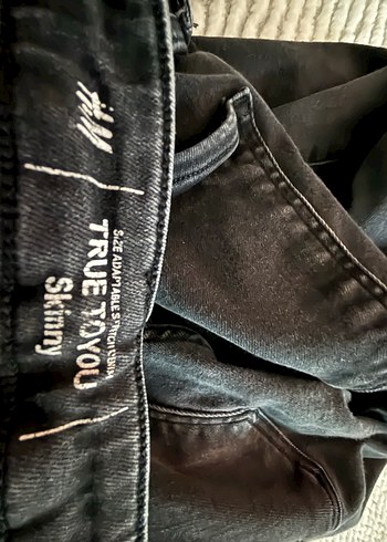 Siyah Kemerli Dar Kesim Midi Kot Pantolon - Görsel 3