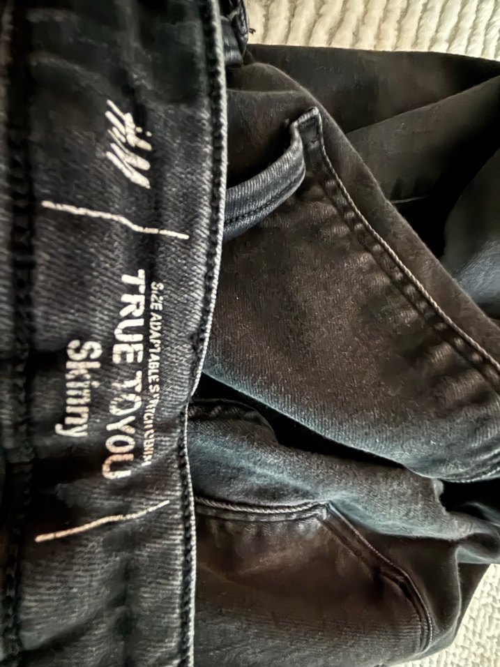 Siyah Kemerli Dar Kesim Midi Kot Pantolon - Görsel 3