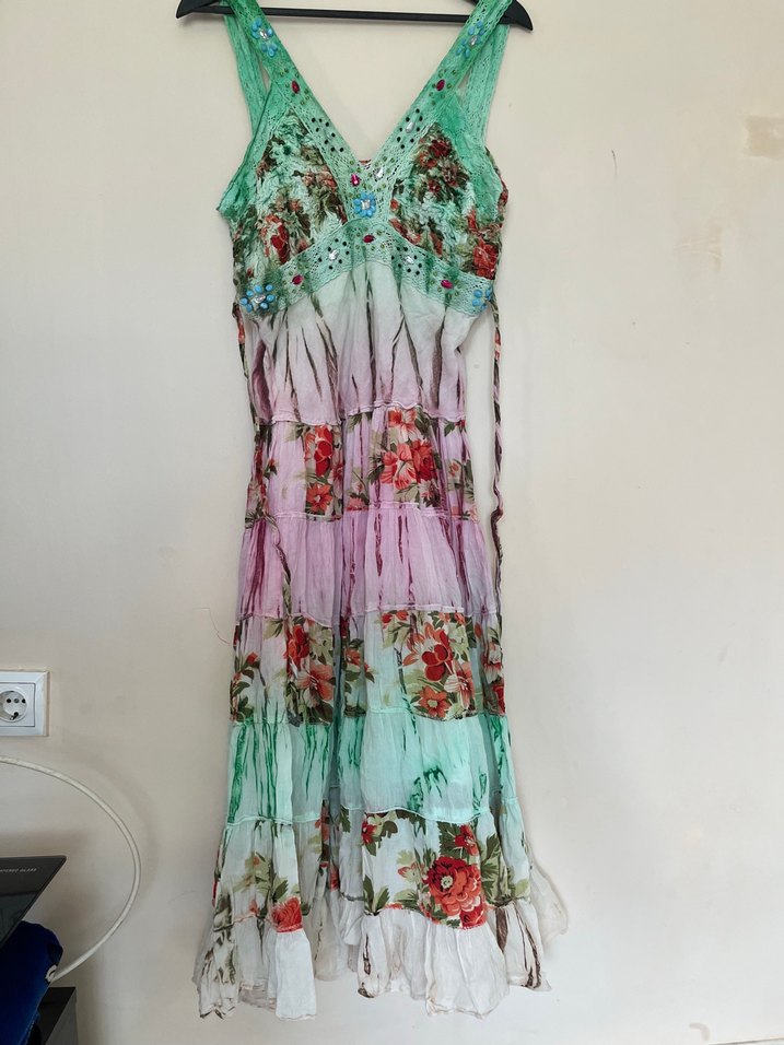 Romantik Çiçekli pul Payet işlemeli  V Yaka Elbise — görsel 4/10