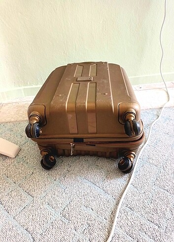  Beden Orta boy kirilmaz valiz