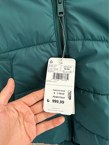 5 Yaş Beden yeşil Renk Lc wakiki kapşonlu mont 5-6 yaş