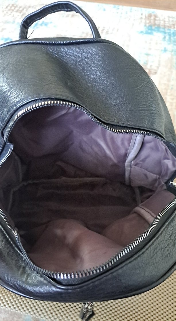 Siyah Deri Fermuarlı Kadın Sırt Çantası - Görsel 3