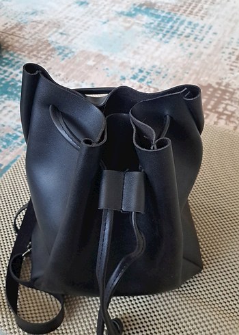 Zara Siyah Deri Kadın Sırt Çantası - Görsel 3