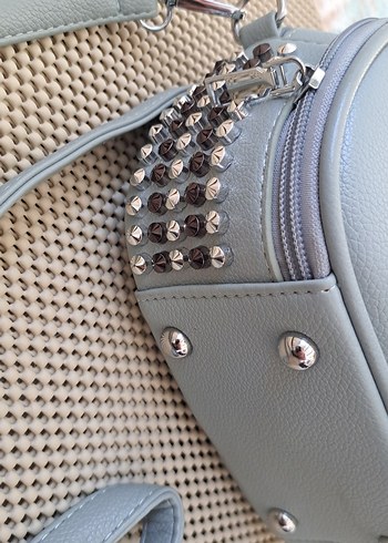 Gri Deri Kadın Çanta - Fermuarlı, Desenli - Görsel 2