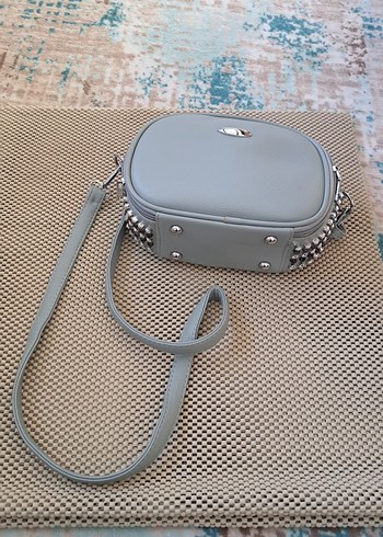 Gri Deri Kadın Çanta - Fermuarlı, Desenli - Görsel 3