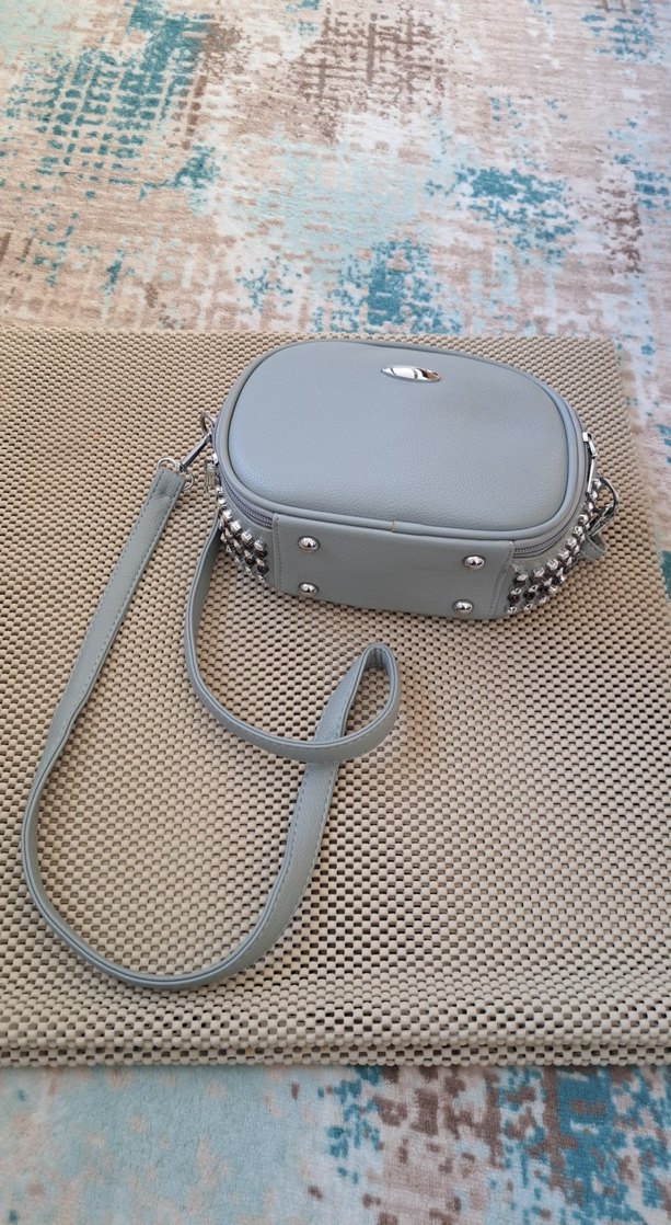 Gri Deri Kadın Çanta - Fermuarlı, Desenli - Görsel 3