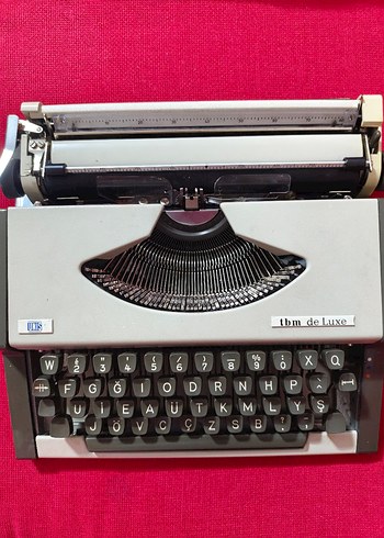 Gri tbm de Luxe Daktilo