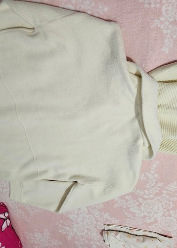 Düğmeli Beyaz Kapüşonlu Kadın Yün Ceket - Görsel 7