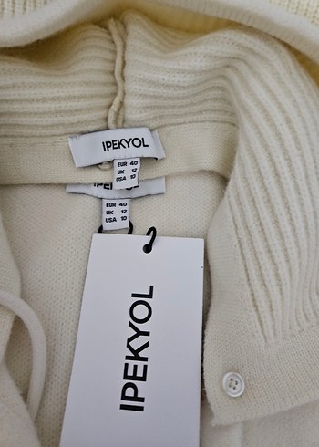 Düğmeli Beyaz Kapüşonlu Kadın Yün Ceket - Görsel 3