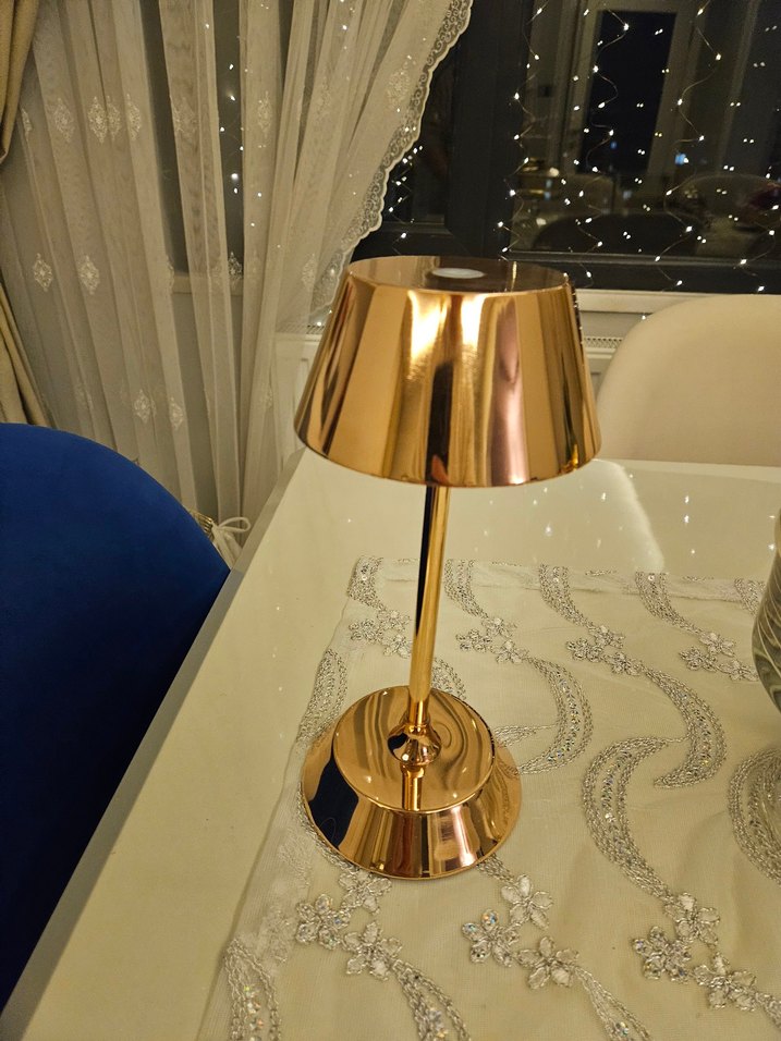 Parlak Altın Masa Lambası - Görsel 3