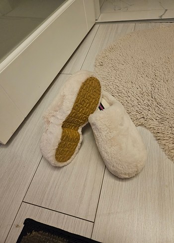 Beyaz Peluş Kadın Terlikler - Görsel 4