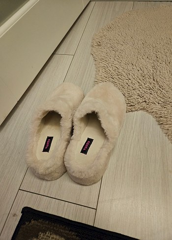Beyaz Peluş Kadın Terlikler - Görsel 5