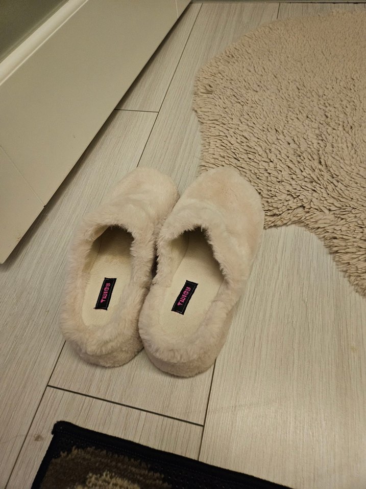 Beyaz Peluş Kadın Terlikler - Görsel 5