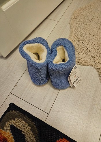 Mavi Nakışlı Sıcak Ev Terliği - Görsel 3