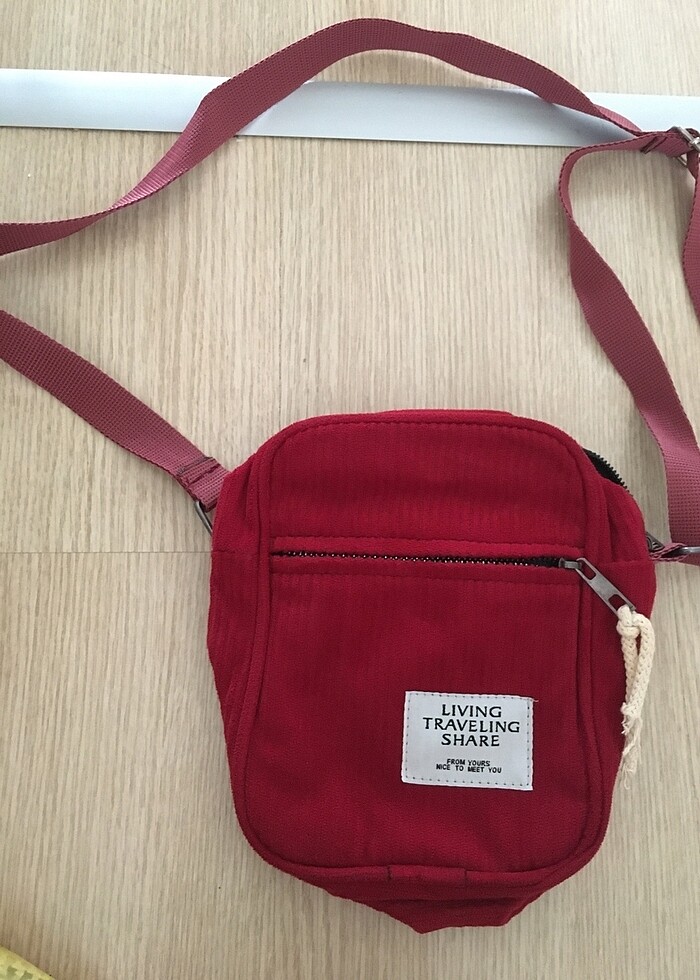 Kırmızı çanta - Görsel 2