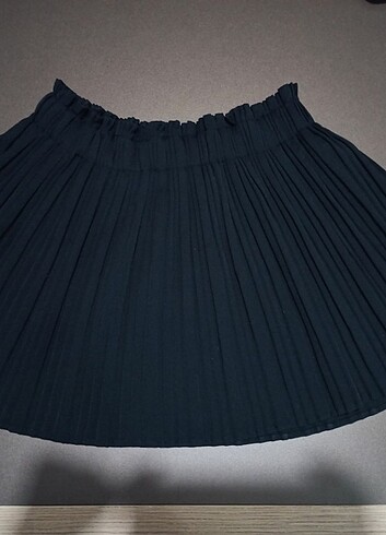 Bershka Pileli mini etek astarlı siyah