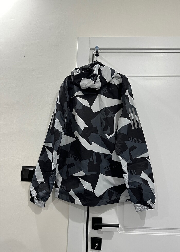 Adidas yağmurluk - Görsel 2