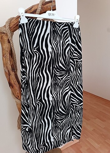Zara Zebra Desenli Midi Etek
