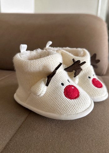 Nakışlı Beyaz Erkek Bebek Örgü Patik - Görsel 2