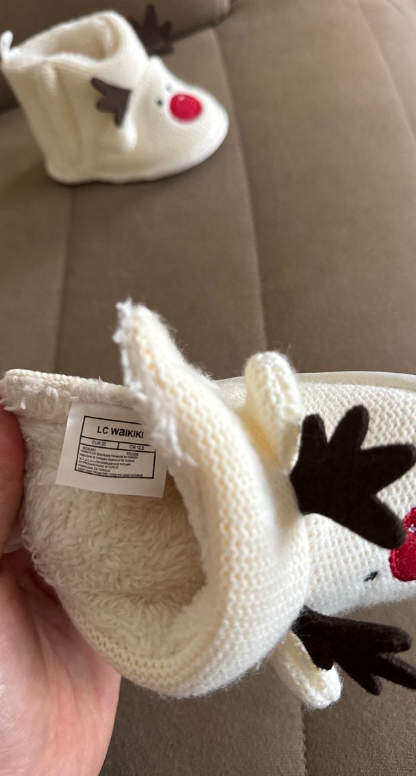 Nakışlı Beyaz Erkek Bebek Örgü Patik - Görsel 3