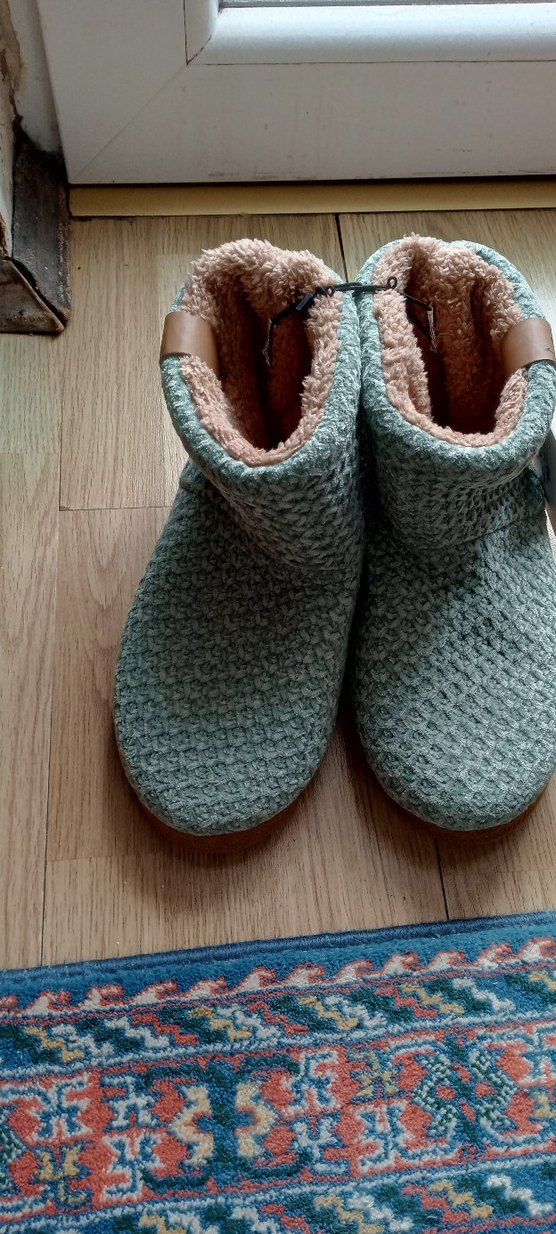 Kadın Ev Botu - Görsel 2