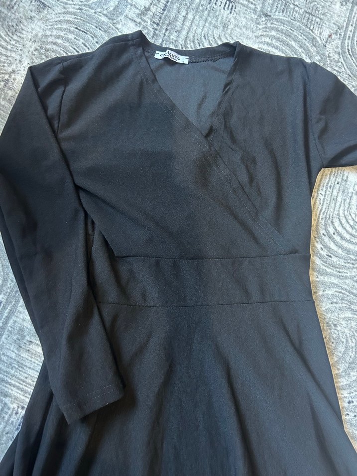 Siyah V Yakalı Elbise - Görsel 4