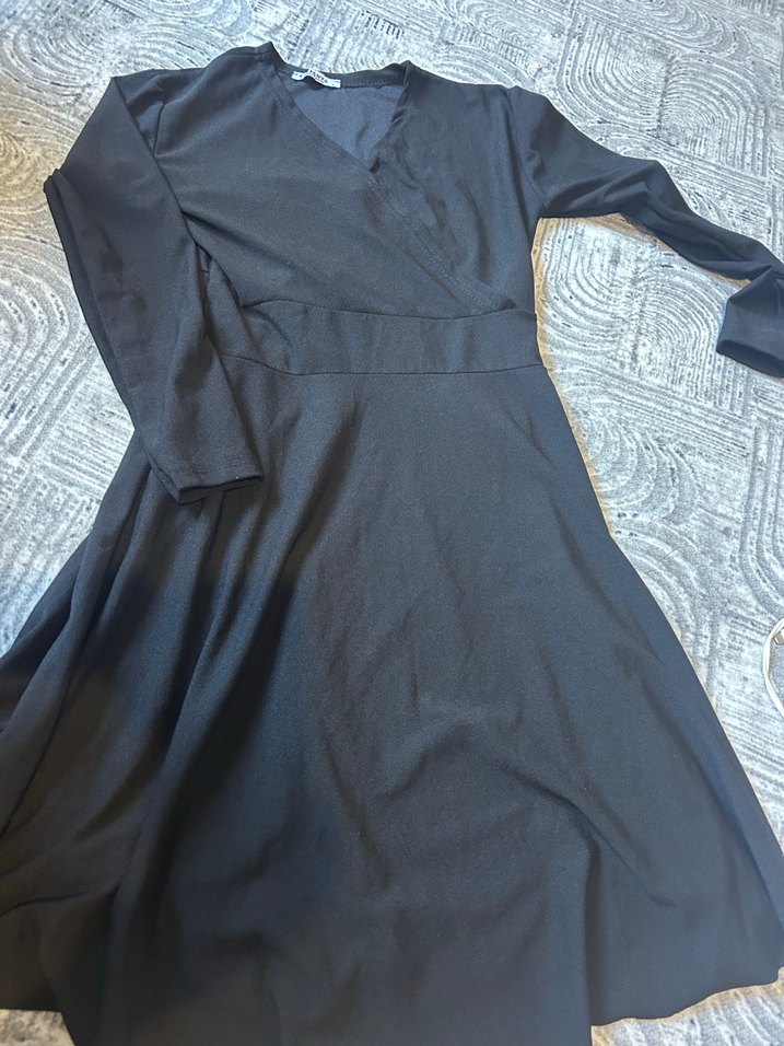 Siyah V Yakalı Elbise - Görsel 3